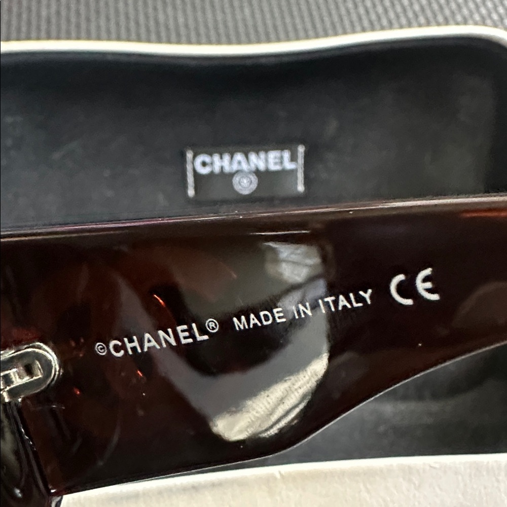 Authentic CHANEL 5076-H Mother of Pearl CC Sunglasses - Picture 2 of 8